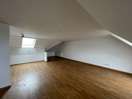 7 - Wohnen 7 - Wohnen - Dachgeschosswohnung in 07545 Gera mit 117m² mieten