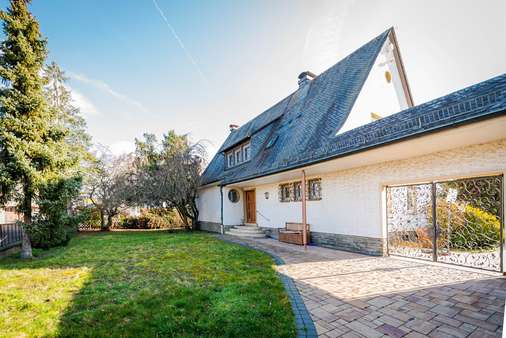 Hauseingang - Einfamilienhaus in 63179 Obertshausen mit 384m² kaufen