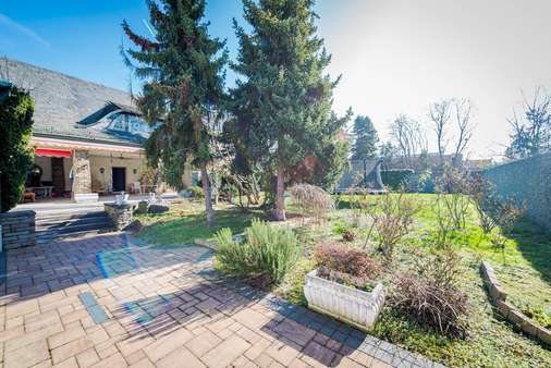 Terrasse/ Garten - Einfamilienhaus in 63179 Obertshausen mit 384m² kaufen