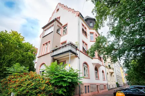 Sachsenhausen-Nord: Einmaliges Mehrfamilienhaus im Malerviertel!