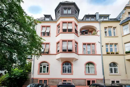 Sachsenhausen-Nord: Einmaliges Mehrfamilienhaus im Malerviertel!