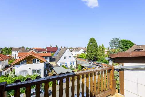 Balkon im Dachgeschoss - Mehrfamilienhaus in 64546 Mörfelden-Walldorf mit 218m² kaufen