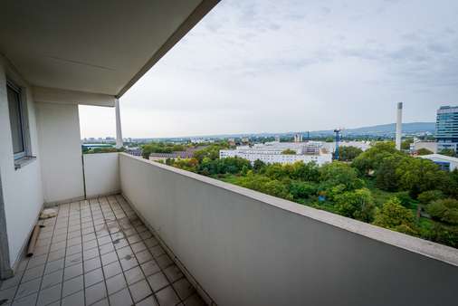 Balkon mit Taunusblick - Etagenwohnung in 60320 Frankfurt mit 44m² kaufen