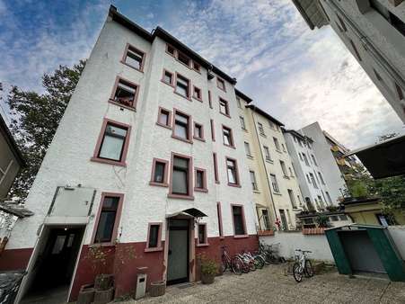 Innenhof / Rückansicht - Etagenwohnung in 63069 Offenbach mit 57m² kaufen
