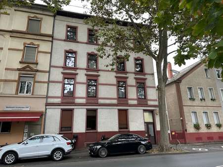 Straßenansicht - Etagenwohnung in 63069 Offenbach mit 70m² kaufen