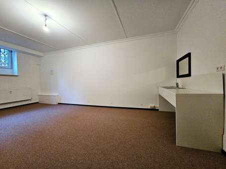 Archivraum 1 mit Kitchenette - Büro in 60325 Frankfurt mit 80m² kaufen