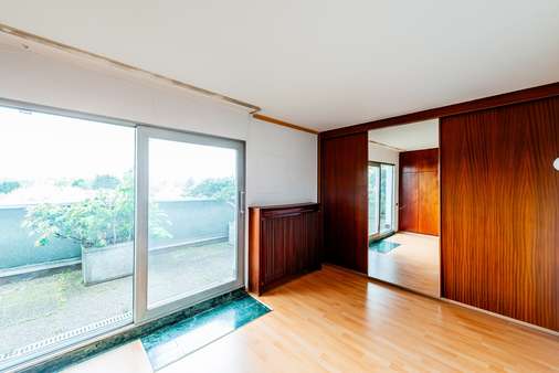 Schlafzimmer - Penthouse-Wohnung in 60437 Frankfurt mit 110m² kaufen