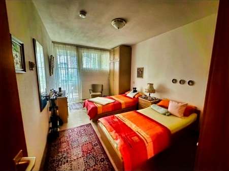 Schlafzimmer - Etagenwohnung in 65929 Frankfurt mit 62m² kaufen