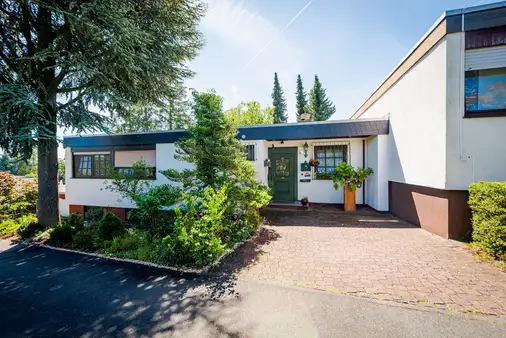 Dietzenbach-Hexenberg: Großzügiger Bungalow auf einem wunderbaren Eckgrundstück!