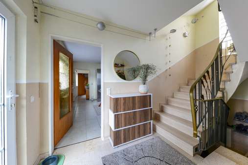 Flur/ Treppenhaus - Einfamilienhaus in 63477 Maintal mit 177m² kaufen