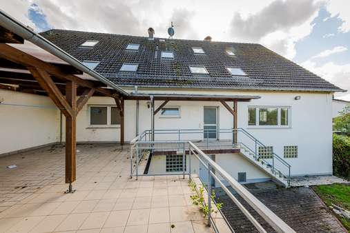 Terrasse Rückseite - Etagenwohnung in 63477 Maintal mit 251m² kaufen