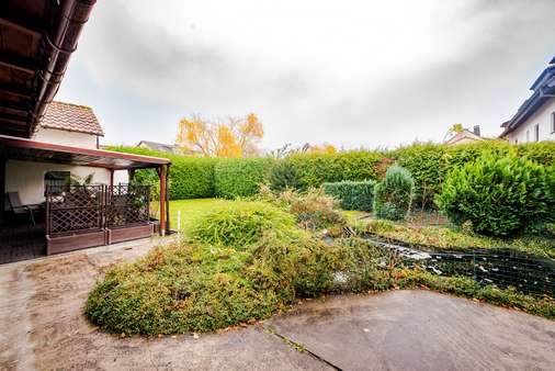 Garten mit Freisitz Garten mit Freisitz - Mehrfamilienhaus in 60529 Frankfurt mit 202m² kaufen