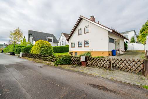 Straßenansicht - Einfamilienhaus in 61440 Oberursel mit 150m² kaufen