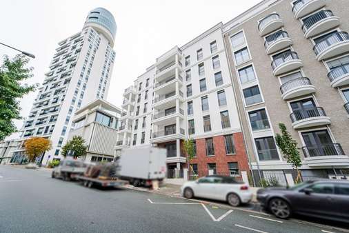 Den Henninger Turm in der Nachbarschaft - Etagenwohnung in 60599 Frankfurt mit 63m² kaufen