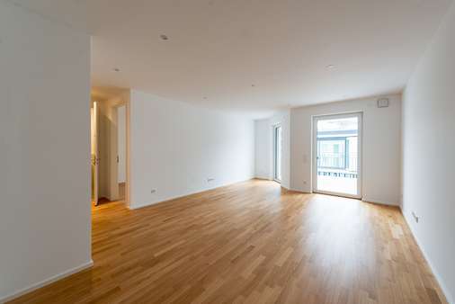 Großes Wohn- und Esszimmer mit offener Küche - Etagenwohnung in 60599 Frankfurt mit 63m² kaufen