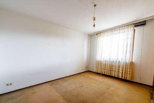 Schlafzimmer - Etagenwohnung in 60528 Frankfurt mit 62m² kaufen