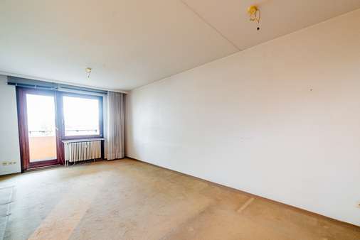 Wohnzimmer - Etagenwohnung in 60528 Frankfurt mit 62m² kaufen