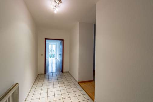 Flur - Etagenwohnung in 63477 Maintal mit 102m² kaufen