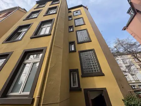 Frankfurt-Bornheim: Charmantes Mehrfamilienhaus in attraktiver Lage.
