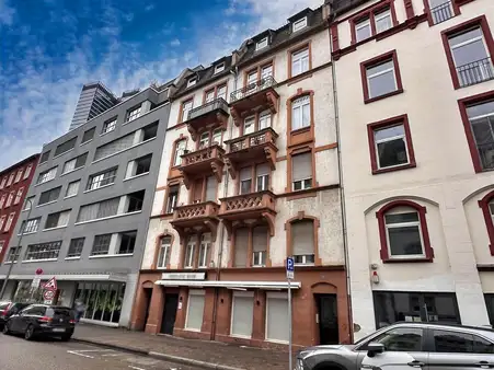 Frankfurt-Bahnhofsviertel: Mehrfamilienhaus mit Gewerbeeinheit in zentraler Lage!!