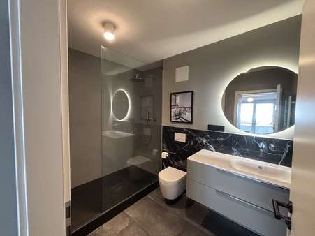Modernes Badezimmer - Appartement in 63263 Neu-Isenburg mit 56m² mieten