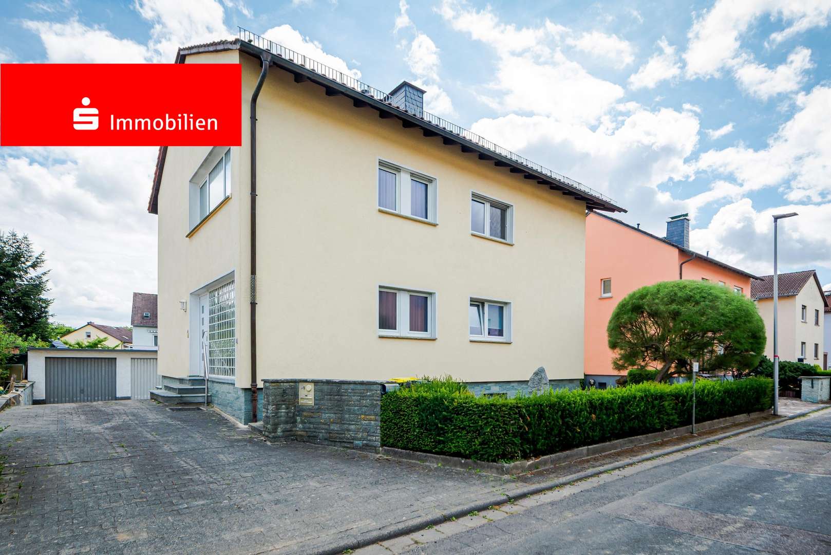 Straßenansicht Straßenansicht - Etagenwohnung in 61381 Friedrichsdorf mit 81m² kaufen