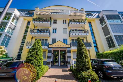 Straßenansicht Straßenansicht - Etagenwohnung in 60320 Frankfurt mit 52m² kaufen