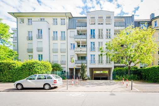 Straßenansicht Straßenansicht - Etagenwohnung in 60320 Frankfurt mit 63m² kaufen