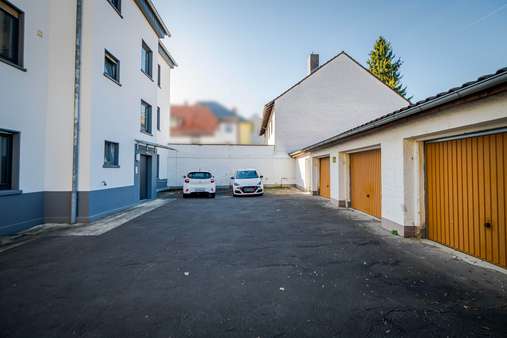 Garagen und Stellplätze - Wohn- / Geschäftshaus in 60439 Frankfurt mit 216m² als Kapitalanlage kaufen