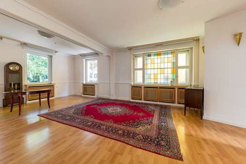 Großes Wohn- und Esszimmer Großes Wohn- und Esszimmer - Erdgeschosswohnung in 60594 Frankfurt mit 83m² kaufen