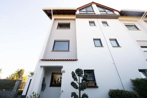 Aussenansicht - Zweifamilienhaus in 63165 Mühlheim mit 168m² kaufen