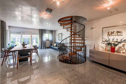 Wohnzimmer Wohnzimmer - Zweifamilienhaus in 63165 Mühlheim mit 169m² kaufen