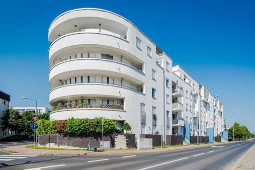 Außenansicht - Etagenwohnung in 60439 Frankfurt mit 104m² kaufen