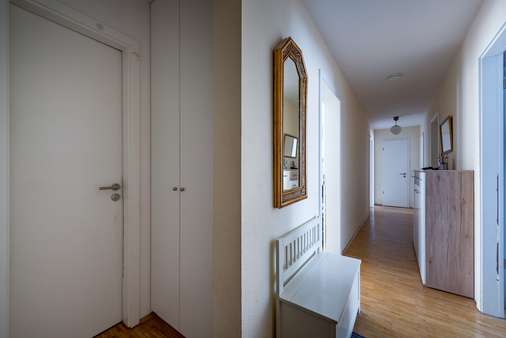 Eingangsbereich - Etagenwohnung in 60439 Frankfurt mit 104m² kaufen