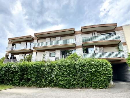 Außenansicht hinten - Dachgeschosswohnung in 63303 Dreieich mit 115m² kaufen