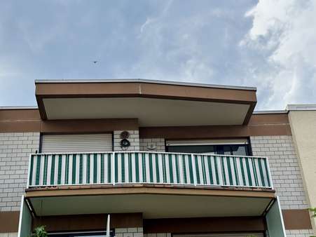 Balkon hinten - Dachgeschosswohnung in 63303 Dreieich mit 115m² kaufen