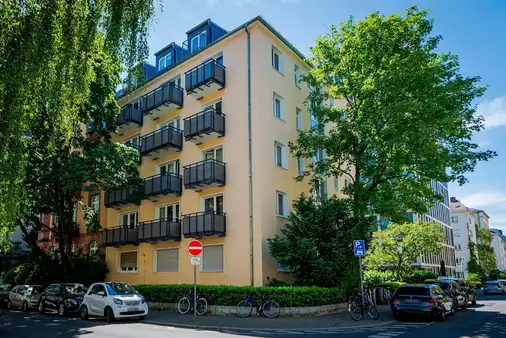Frankfurter Westend: Charmantes 1-Zimmer-Apartment mit Balkon in begehrter Lage