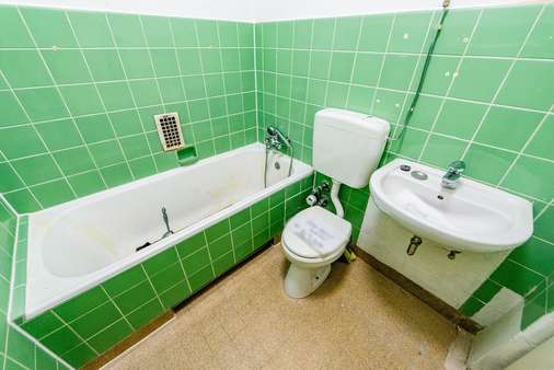 Badezimmer - Etagenwohnung in 60323 Frankfurt mit 30m² kaufen