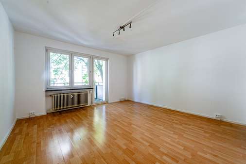 Großzügiger Wohnbereich - Etagenwohnung in 60323 Frankfurt mit 30m² kaufen
