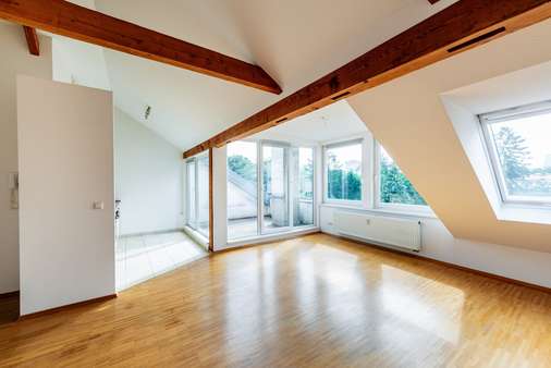 Wohnzimmer - Dachgeschosswohnung in 60487 Frankfurt mit 58m² kaufen