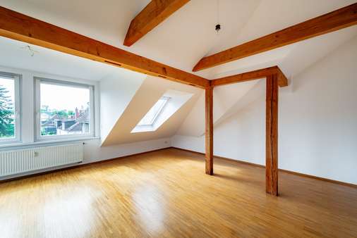 Wohnzimmer - Dachgeschosswohnung in 60487 Frankfurt mit 58m² kaufen