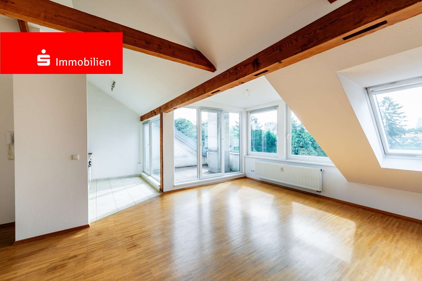Wohnzimmer - Dachgeschosswohnung in 60487 Frankfurt mit 58m² kaufen