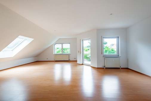 Großzügiger Wohnbereich - Etagenwohnung in 61184 Karben mit 115m² kaufen