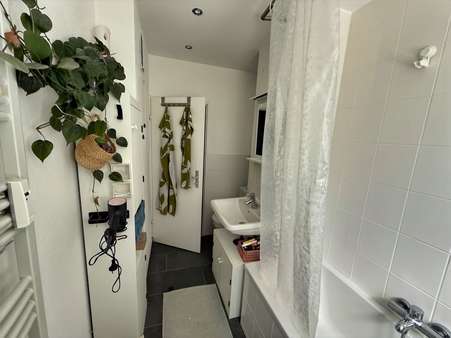 Badezimmer - Etagenwohnung in 65824 Schwalbach mit 65m² mieten