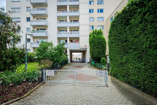 Frankfurt-Ostend:  Vermietete 2-Zimmer-Wohnung in Nähe Main und EZB - inklusive Tiefgaragenstellplatz
