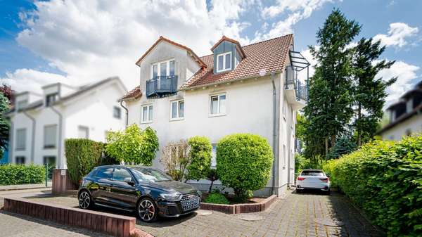 Straßenansicht - Mehrfamilienhaus in 60437 Frankfurt mit 316m² kaufen