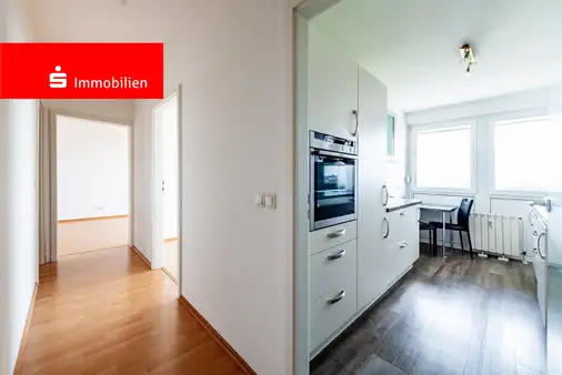 Maintal-Bischofsheim: 3-Zimmerwohnung mit Loggia und zwei Außenparkplätzen