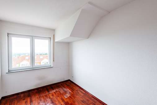 Kinderzimmer bzw. Arbeitszimmer - Dachgeschosswohnung in 65812 Bad Soden mit 74m² kaufen