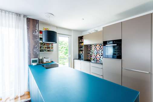 Hochwertige Leicht-Maßküche - Etagenwohnung in 60529 Frankfurt mit 118m² kaufen