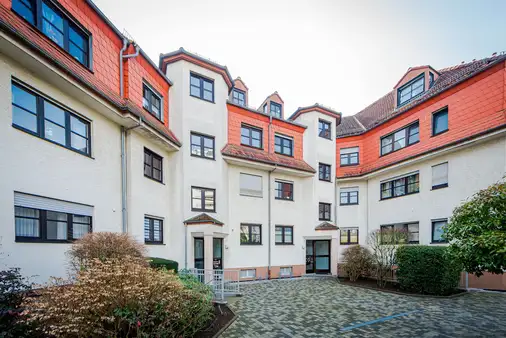 Bad Homburg-Gonzenheim: Großzügige Etagenwohnung mit bis zu fünf Zimmern!
